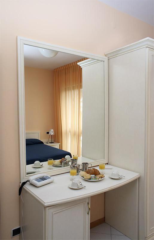 Hotel Elizabeth Marina di Pietrasanta Ngoại thất bức ảnh