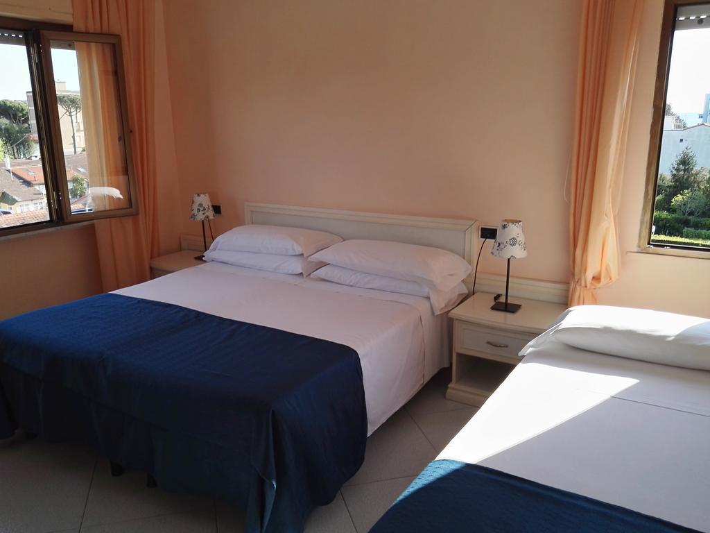 Hotel Elizabeth Marina di Pietrasanta Ngoại thất bức ảnh