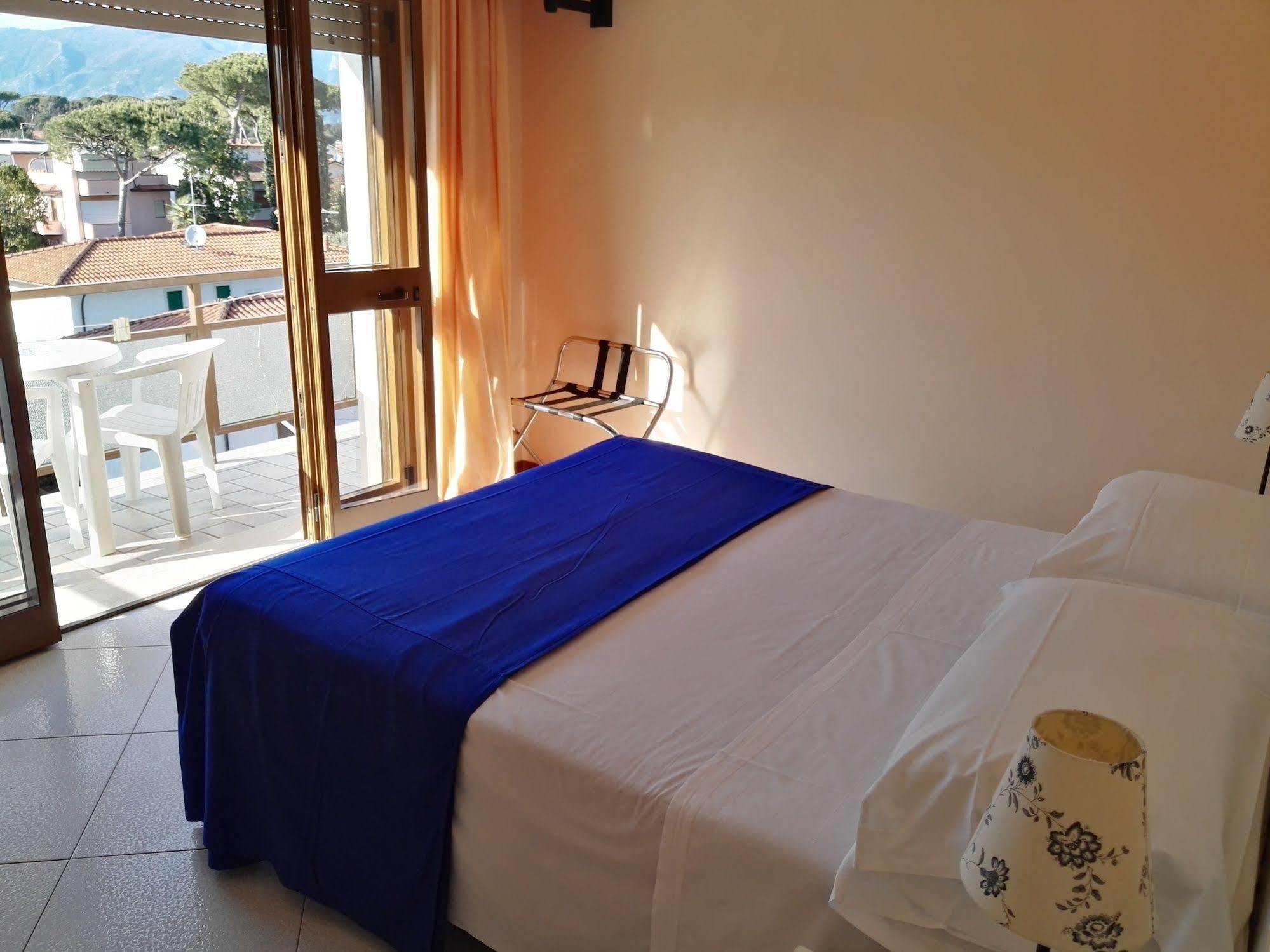 Hotel Elizabeth Marina di Pietrasanta Ngoại thất bức ảnh