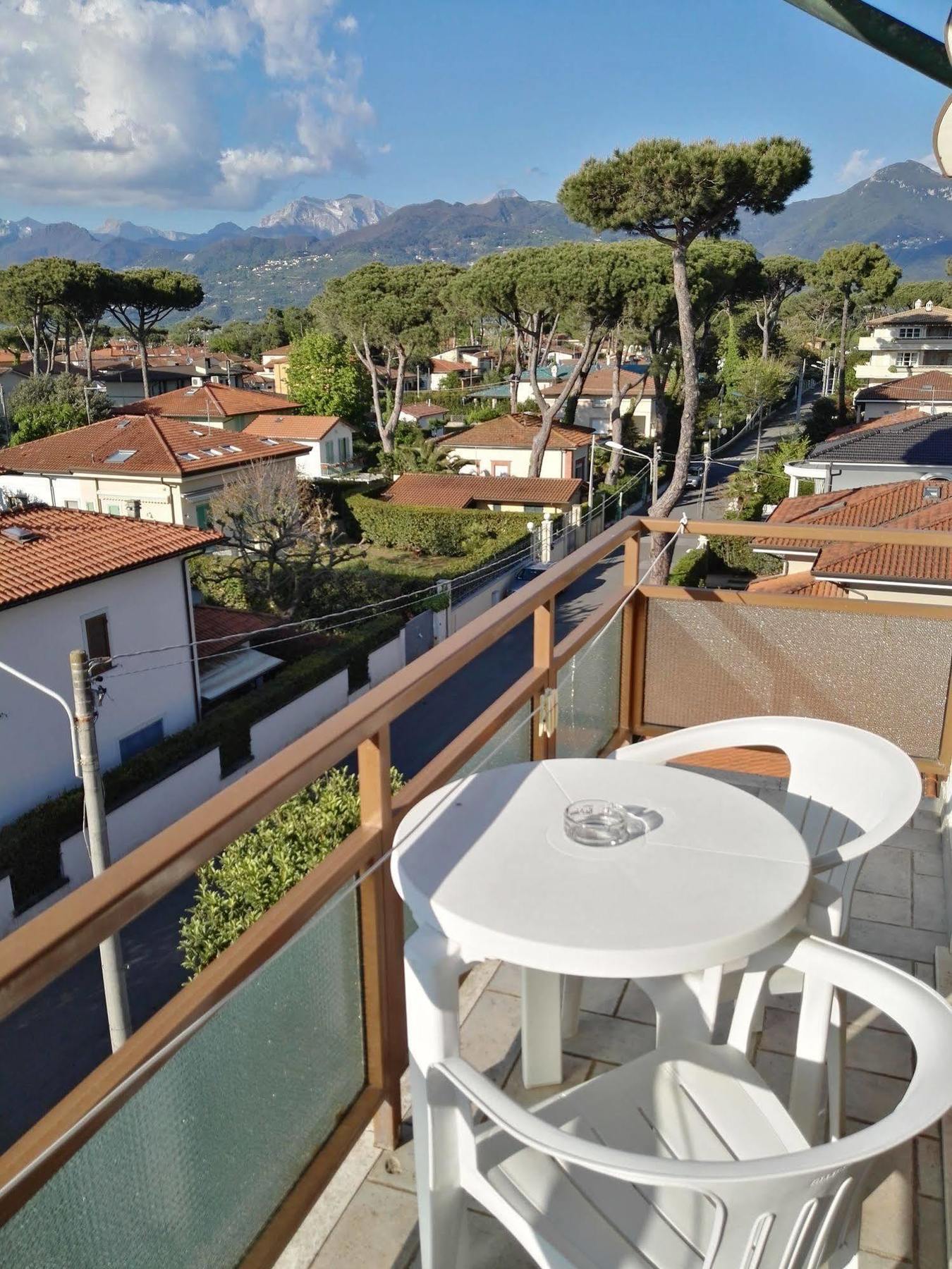 Hotel Elizabeth Marina di Pietrasanta Ngoại thất bức ảnh